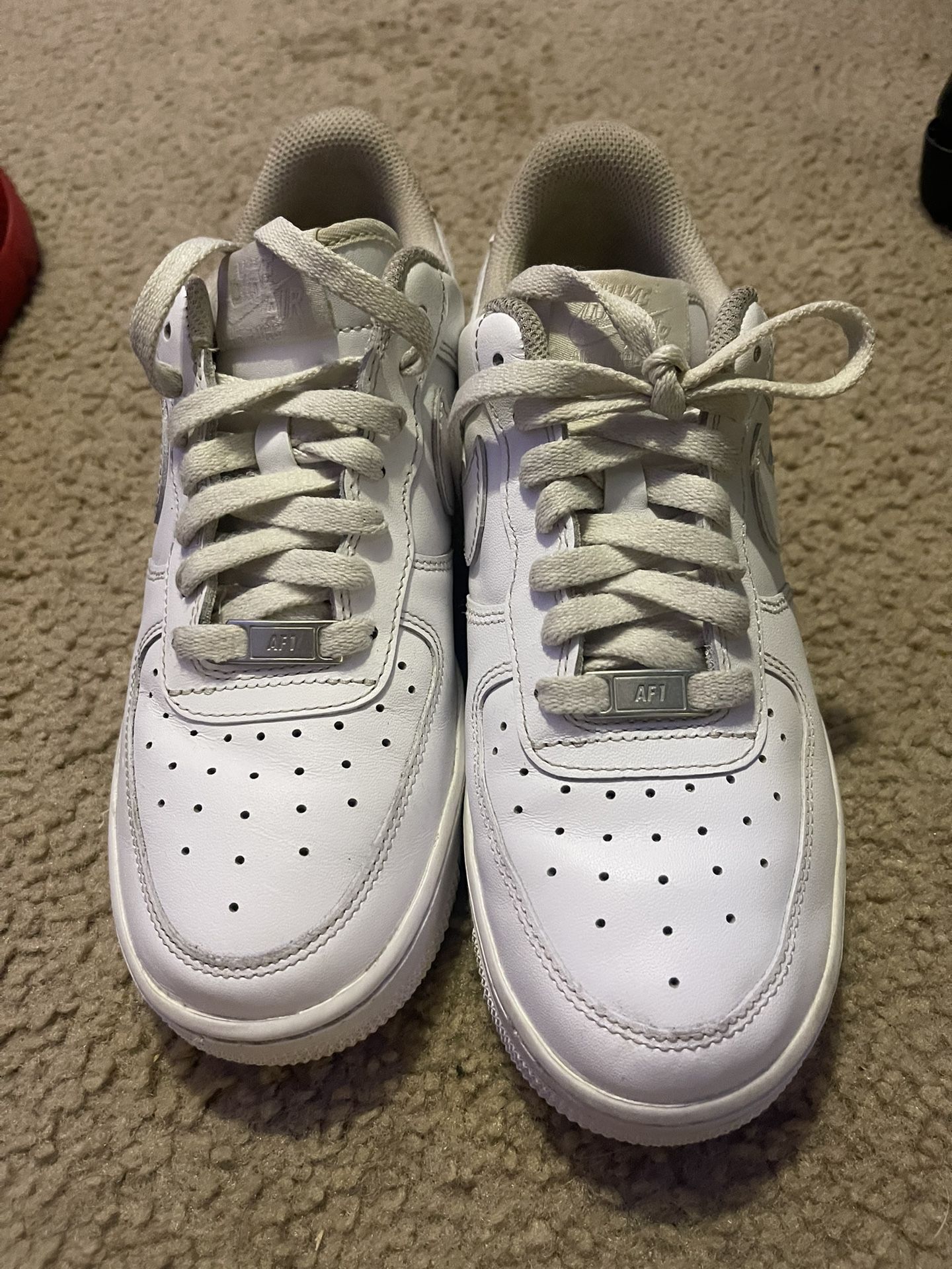 Nike Air Forces Like New Barely Used Size 8 Feel Like Size 6.5