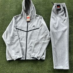 Nike Tech Set 
