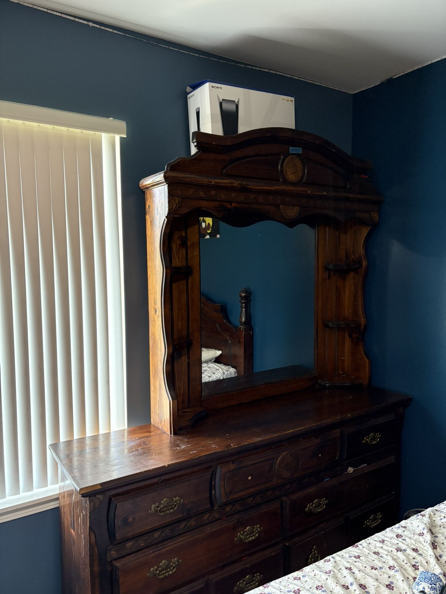Elegant Pecan Wood 4-Piece Bedroom Set – Good Condition