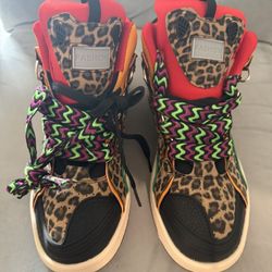  Limited Pairs Released Size 9.5