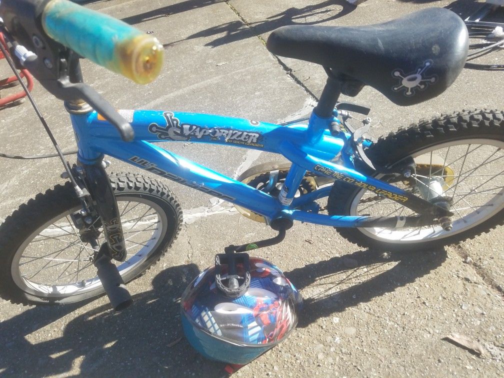 Kids bike with hamlet