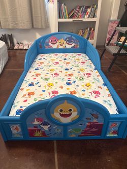Toddler bed