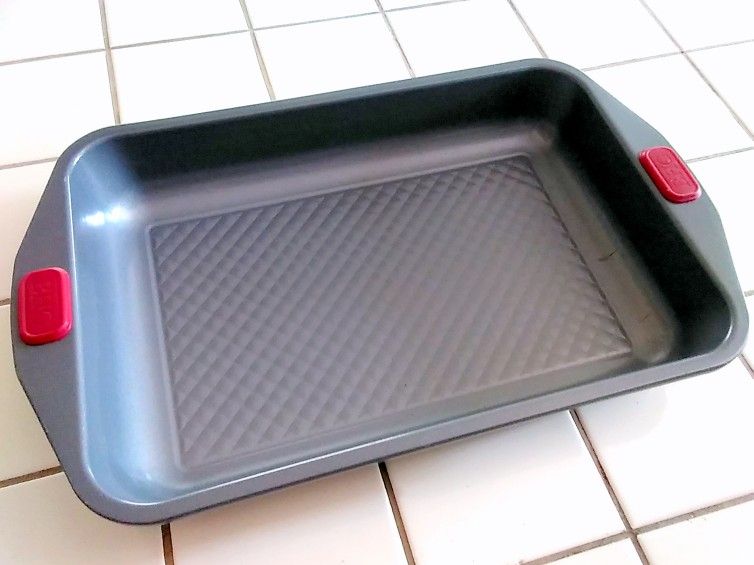 9" x 12" Better Homes and Gardens Textured Non-Stick Baking Casserole Pan with Rubber Handles