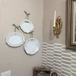 🤍 White Porcelain Wall Plates – Hanging Decor Set of 3 – Cottagecore / Farmhouse 🤍