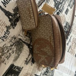 Mk Purse And Wallet 