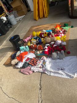 Garage Sale. 12801 Noche Clara Dr, Del Valle Tx