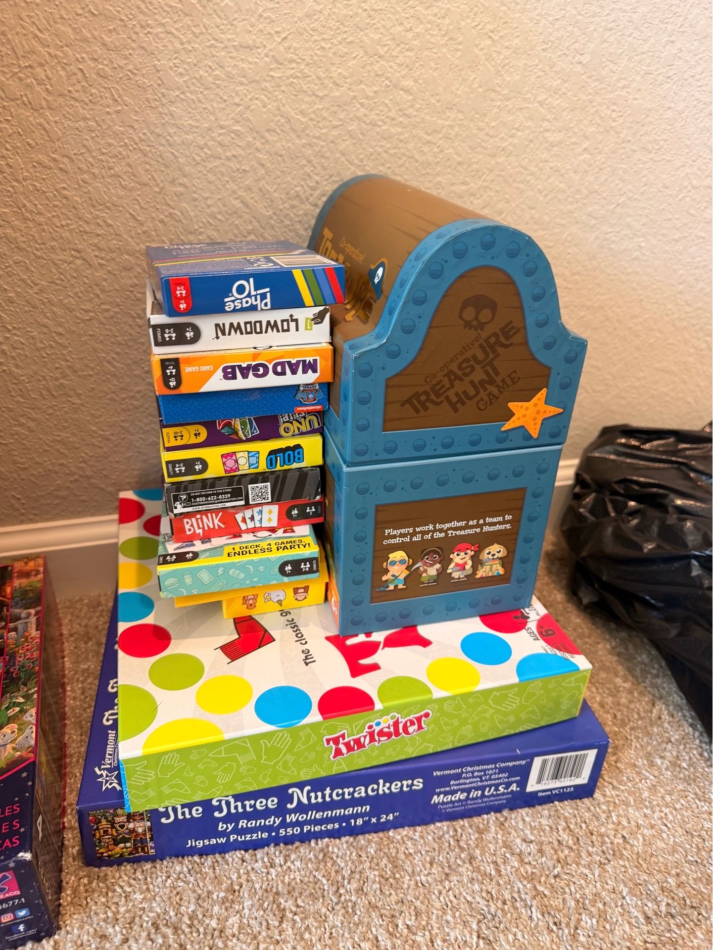 Board games, card games and puzzles