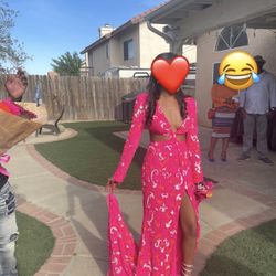 Selling my sisters prom dresses please text me if you’re interested  Size: 0/1 BRAND: SHERRI HILL  PRICE RANGE : 300-400