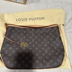 LOUIS VUITTON  PURSE 👜 
