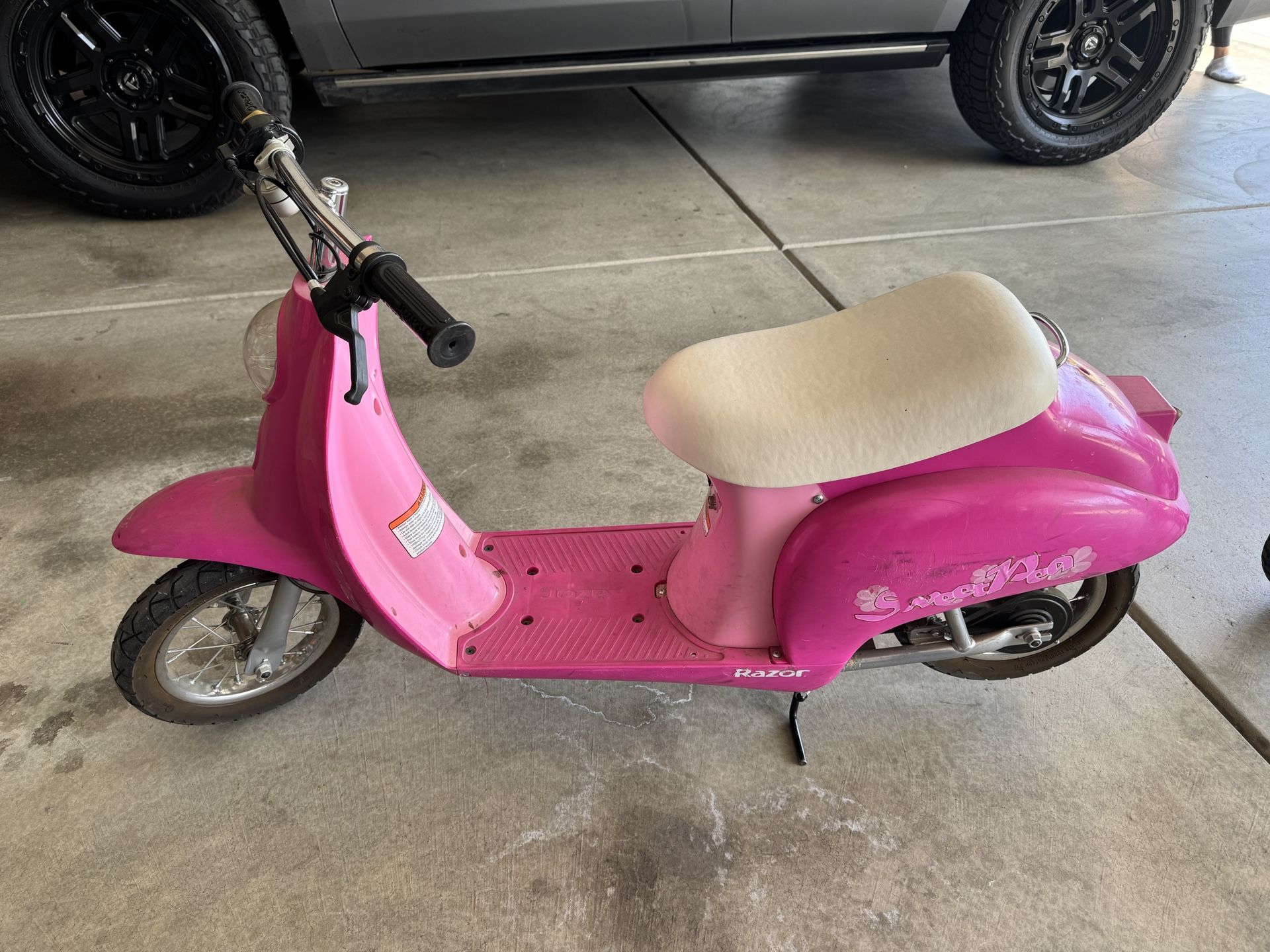 Razor Pocket Mod Vespa Scooter