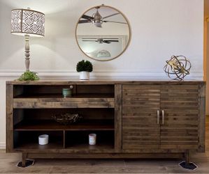 Tv stand/ entertainment center