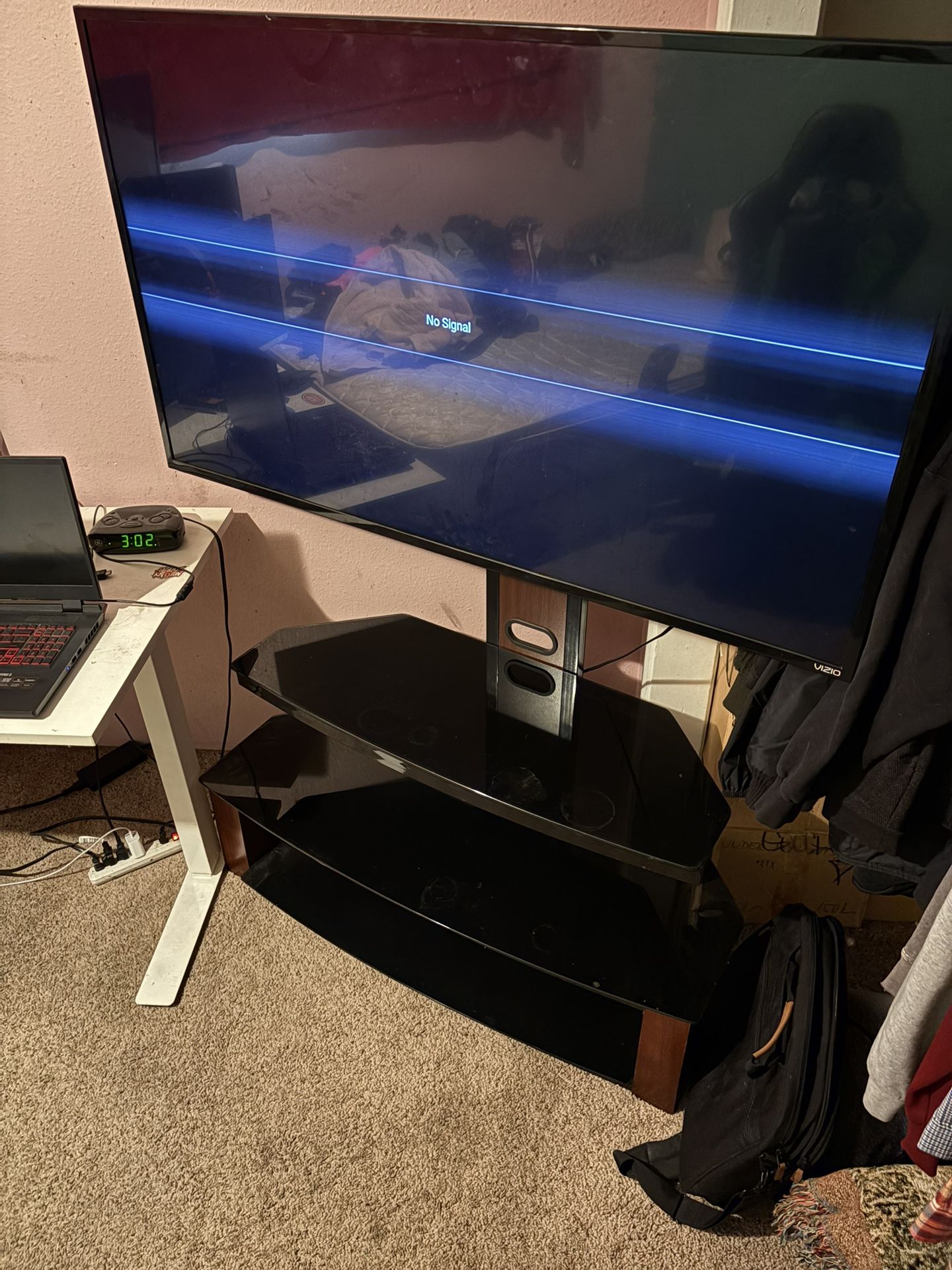 TV / TV Stand