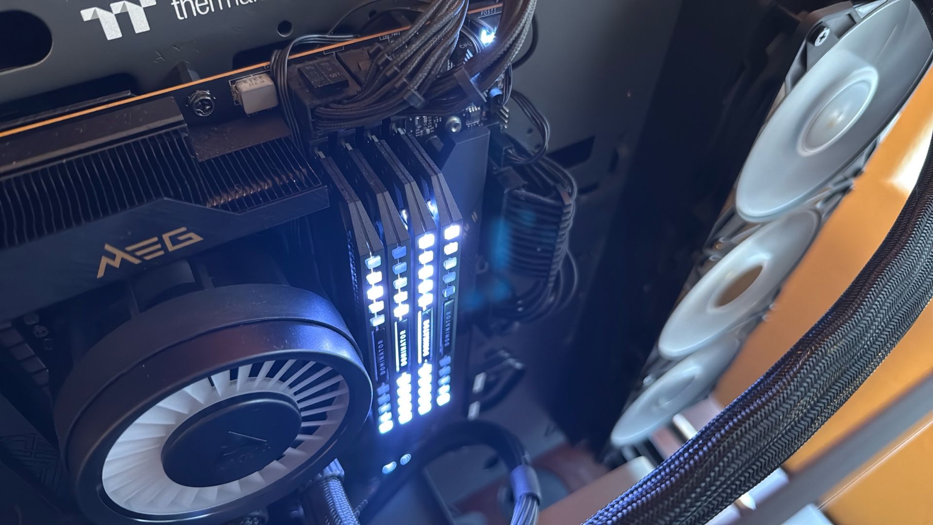 Corsair Dominator Platinum RGB 64gb (2x32gb DDR5) 5200mhz C40 Desktop Memory 