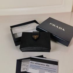 Prada Wallet With Box New 