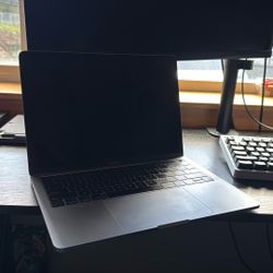 MacBook Pro 13” A1989