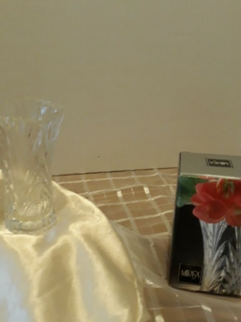 Mikasa Glass Vase..Hemet/Tustin