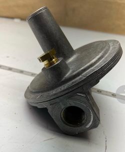 Cavagna 44-4-190-0002 REGULATOR 1/2 IN. NATURAL GAS* Silver
