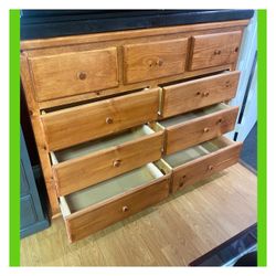 9 drawers dresser / Nine drawers dresser