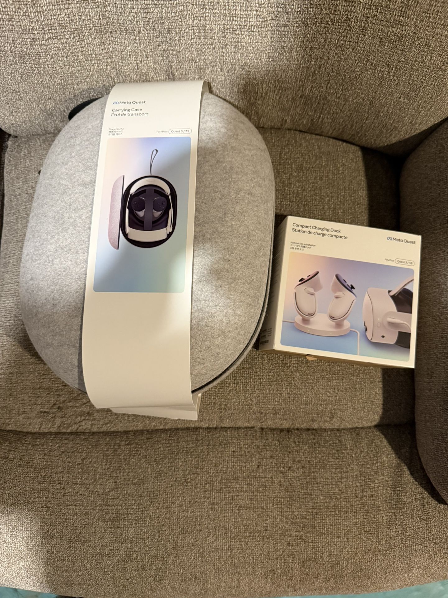 Meta Quest Carrying Case and Charging Dock.