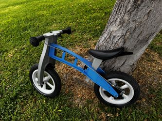 Kids Balance Bike – No Pedals – Hand Brake – Great Condition