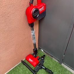 Milwaukee M18 FUEL Compact Vacuum