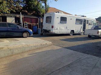 Yarda con 6 espacios para mechanico
