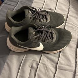 NIKE SHOES