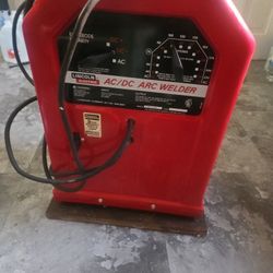Lincoln Electric Ac/DC Arc Welder 225