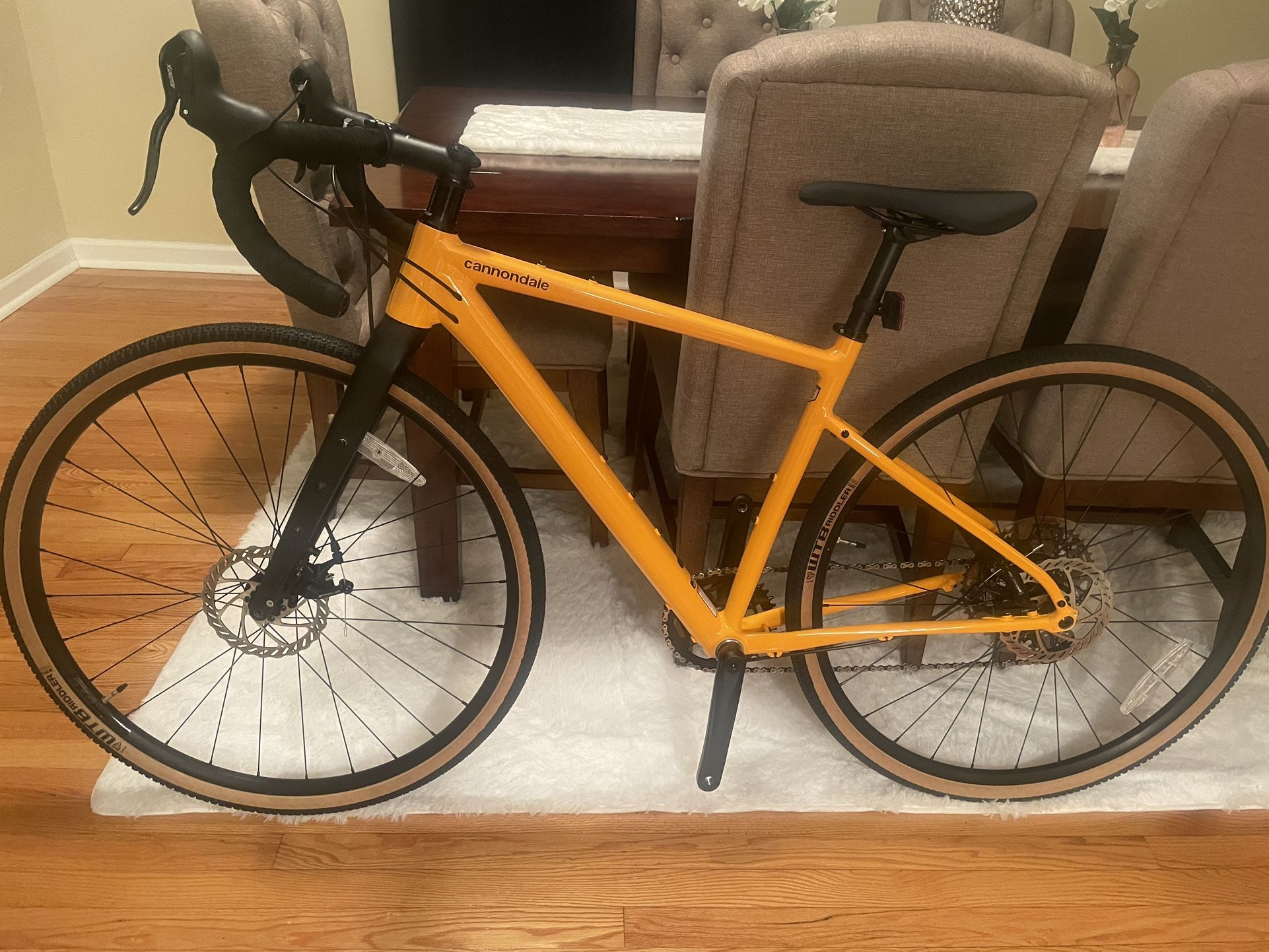 2024 Cannondale Topstone 4 Disc SZ Small New!