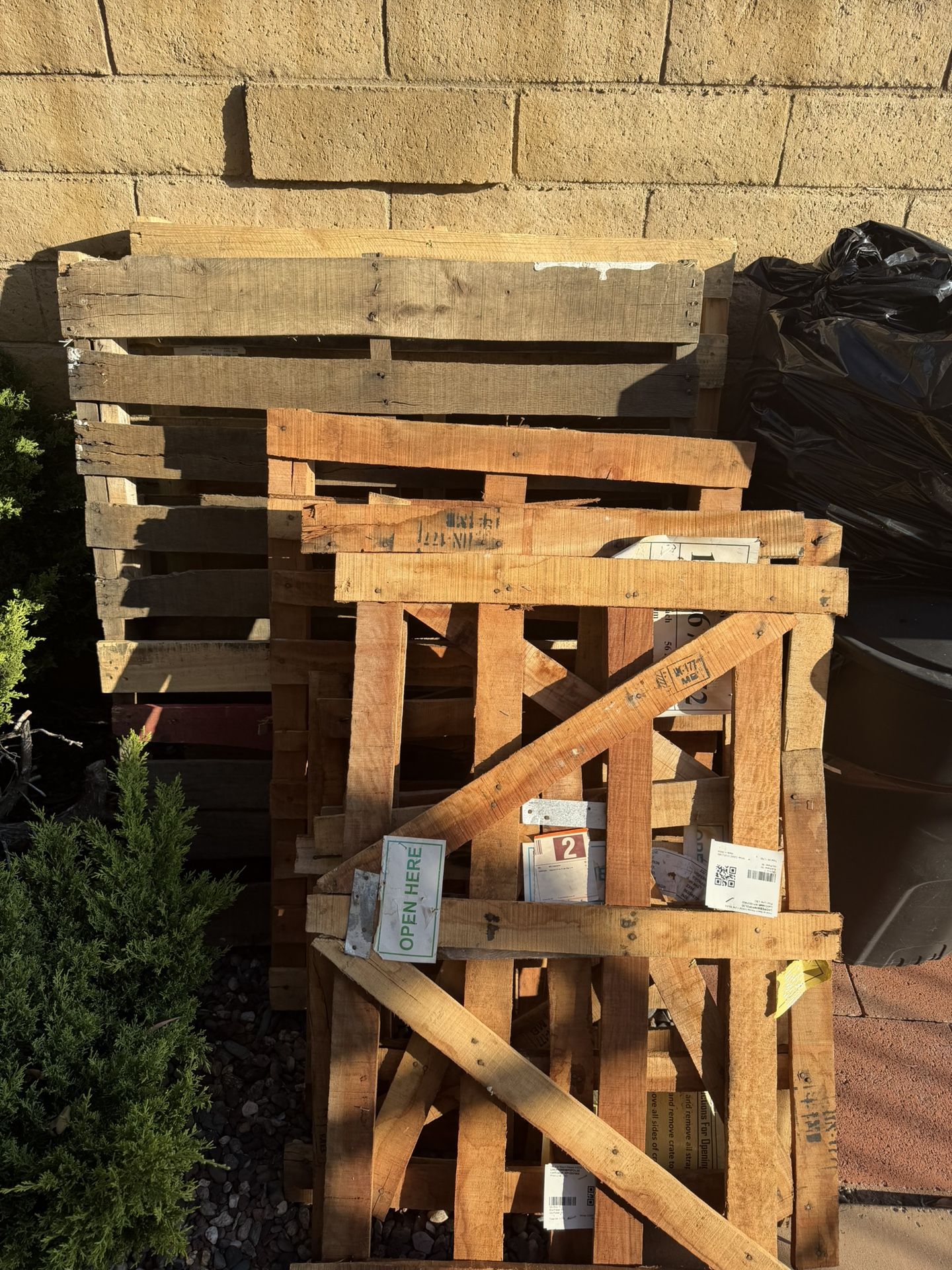 Free Wood / Pallets
