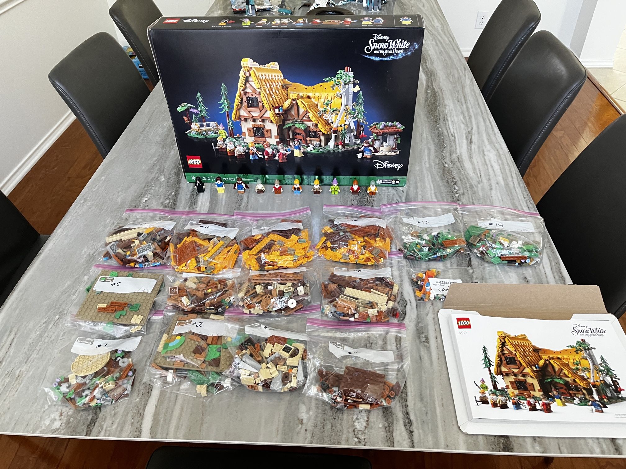 Lego Disney 43242 - Snow White and The Seven Dwarfs' Cottage