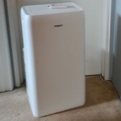 12,000 BTU PORTABLE AIR CONDITIONER W/REMOTE 
