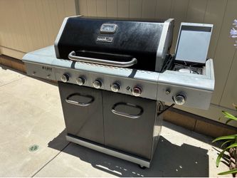 BBQ NexGrill 5 burner + tank
