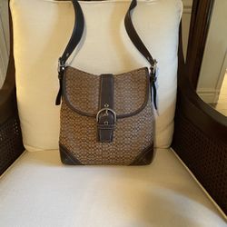 Up for sale Is a excellent condition Coach bag