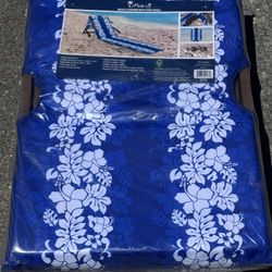 Lounge  Tanning Chair And Table 