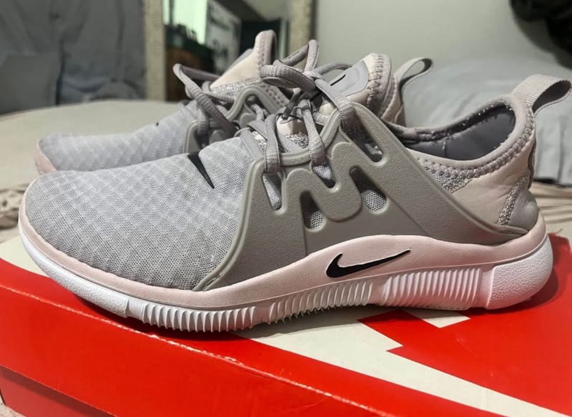 Acalme Sneaker Nike Acalme Black/white Women's Shoe Women's