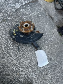 2015 Nissan Leaf Left Front Spindle