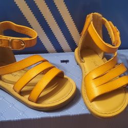 Toddler's Shoes Size 5