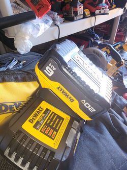 Firm Price 🛑 Dewalt 20v 6.0 batt 6ha charger new open box. Precio Firme 🛑