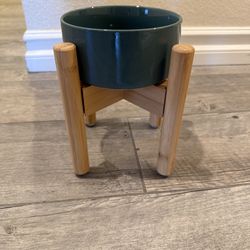 Dog bowl stand
