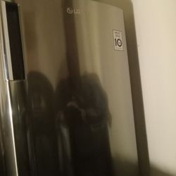 LG 21inch Single Door Top Freezer Refrigerator In Platinum 