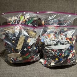 2.5 Gallon & 1 Gallon Bags Of Bulk Lego