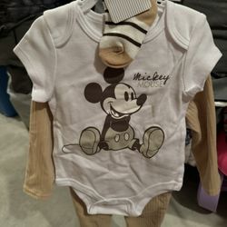 New Baby Boy Mickey Mouse 5 Piece Set Onesie Socks Hat Ribbed Jacket Set 