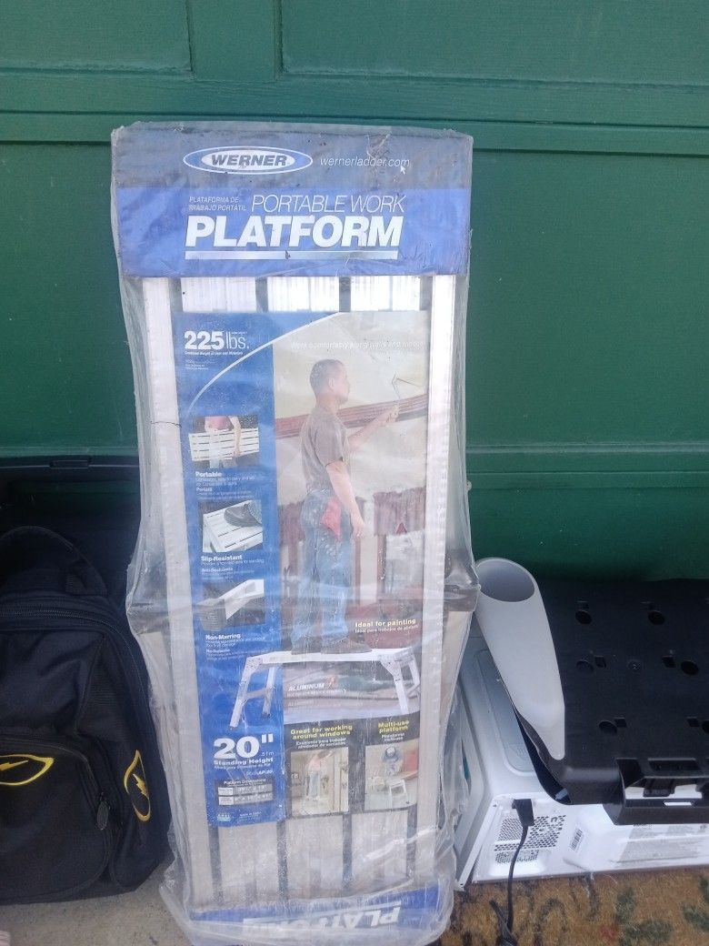 WERNER PORTABL WORK PLATFORM 225 Lb