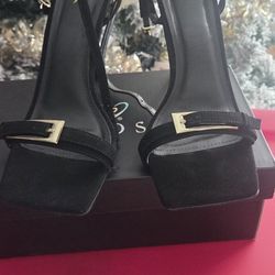Like NEW Black Low Heels 7.5