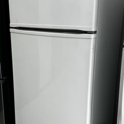 USED! Whirlpool 4.5cu Ft Top Bottom Fridge