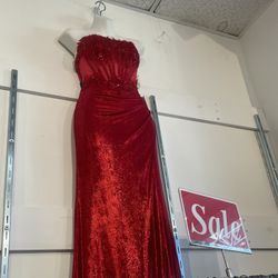 Brand Irish, Red Long Train, Size 2 