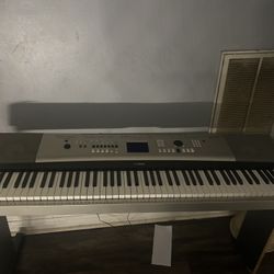 Yamaha Keyboard 
