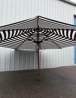 NEW Sunvilla I1ft Patio Umbrella Black White Stripe Outdoor Market Umbrella
