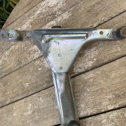Mercedes 300D 300SD 300TD Air Cleaner Bracket 
